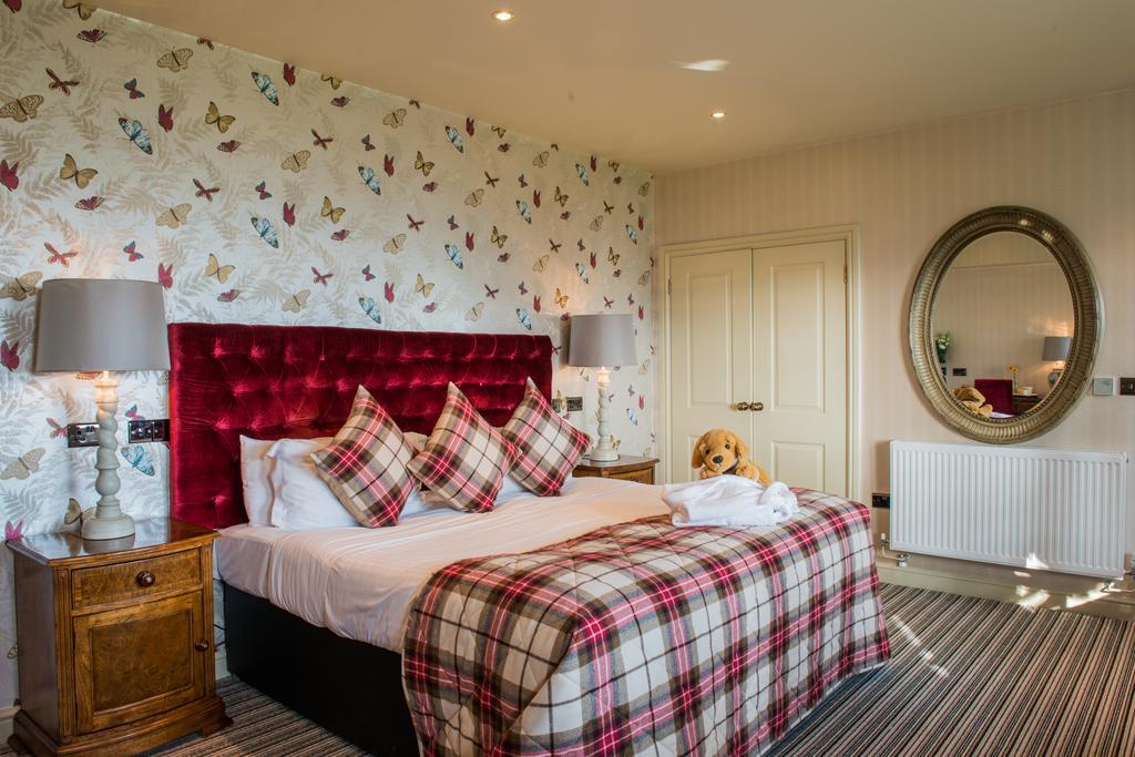The Coed-Y-Mwstwr Hotel Bridgend  Zimmer foto